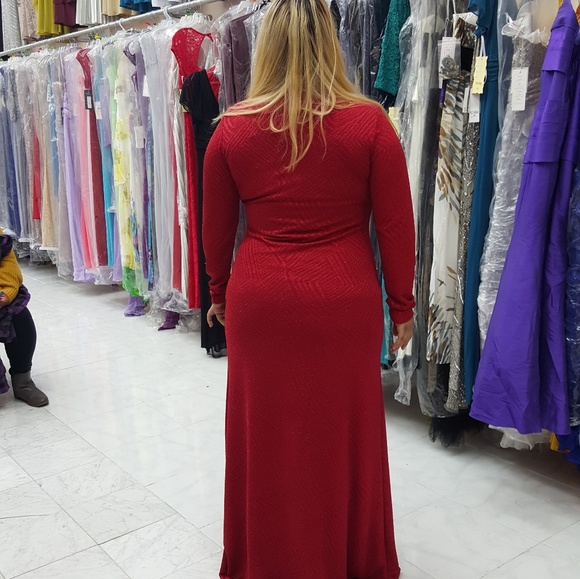 Long red elegant dress - Picture 2 of 2
